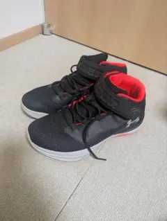 Under Armour アンダーアーマー スニーカーのサムネイル