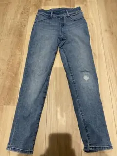 ユニクロ　ウルトラストレッチスキニーフィットジーンズサイズ140