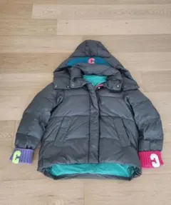 120cm 子供ダウンジャケット　グレー ダウンコート Cロゴ付き
