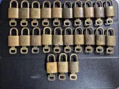 LOUIS VUITTON ルイヴィトン南京錠カデナと鍵パドロック23点セット