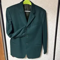 ダークグリーンのジャケット