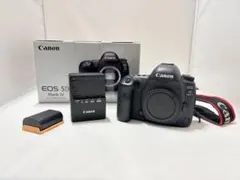 Canon EOS 5D Mark IV 本体と付属品①のサムネイル