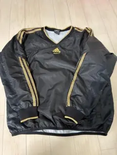 adidas ピステ ウインドブレーカー