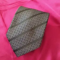 美品！junashida ネクタイ モスグリーン大剣幅8㌢ シルク100%のサムネイル