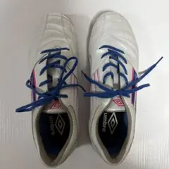 umbro 室内フットサルシューズ サッカー　サイズ23.5cm