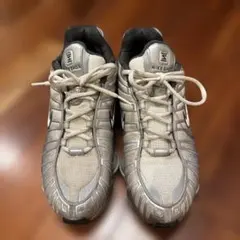 NIKE SHOX スニーカー シルバーのサムネイル