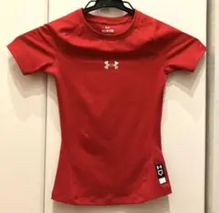 UNDER ARMOUR 赤　半袖　￼アンダーシャツ YS キッズ用