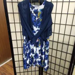 値下げ！婦人用アンサンブル 長袖ワンPとカーデガンネックレス付 新品未使用展示品