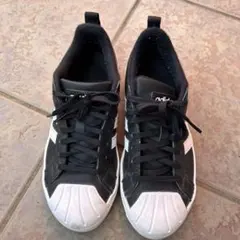 adidas スニーカー　23センチ