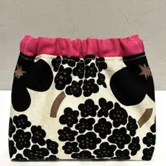 ハンドメイド　バネ口ポーチ(北欧柄風アジサイ黒い花)