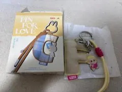 イニシャルラブブキーホルダーF