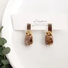 【810】ゴールドとつるっとミルクティーマーブルの大人綺麗めピアス♡イヤリング