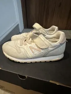 New Balance ベージュ キッズスニーカー 18㎝