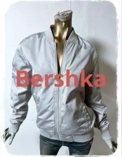 ☘️T15879☘️Bershka ボンバージャケット S