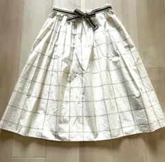 【INED】ベルト付☆リボン　膝下フレアースカート　白✖︎ブラウンチェック