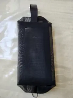 新品未使用 ブラック メッシュ マチありトラベルポーチ M サイズ