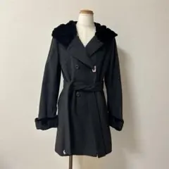 襟付きダークグレーコート