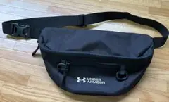 UNDER ARMOUR ブラック ショルダーバッグのサムネイル