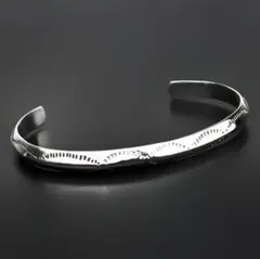 NAVAJO ナバホ族 スタンプワーク シルバー バングル ブレスレットのサムネイル
