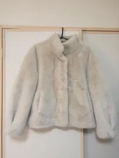 アイボリーファーショートコート