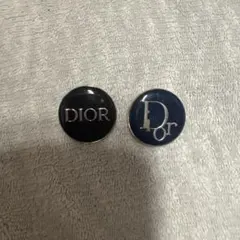 Dior ロゴブローチ　2個セット