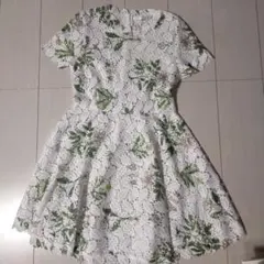 Chicwish レースフラワープリントミニワンピースのサムネイル