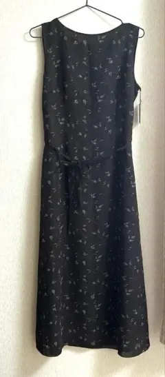 新品タグ付　花柄ロングワンピース　ELEMI