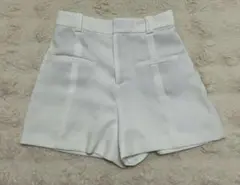 ZARA ホワイト ハイウエストショートパンツ