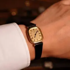 70s Vintage Seiko Chariot タンク ローマン文字盤 70s Vintage Seiko Chariot タンク ローマン文字盤 GP - メルカリ