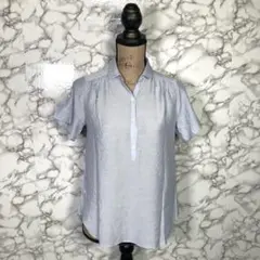 KUMIKYOKU　組曲　（2）　スキッパー半袖シャツブラウス　サックス