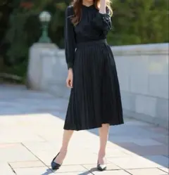 オペークドットクリップ　サテンプリーツワンピース【洗濯機洗い可】　Mサイズ　紺