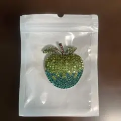 グリーンアップル　ブローチ