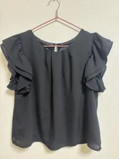【美品】Radyフリル袖の黒い半袖トップス