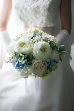 ホワイトブルーラウンド　ウエディングブーケ　ブートニアなし