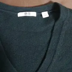 ユニクロ　カシミヤ Vネック黒 セーター