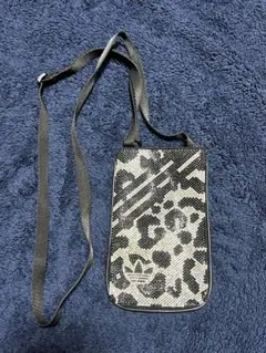 adidas レオパード柄 ラインストーン　スマホショルダーバッグ