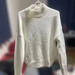 Bershka ホワイト タートルネック セーター M