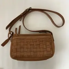 Dakota 編み込みレザーショルダーバッグ