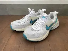 ナイキ　W NIKE V2K RUN 25.5cm