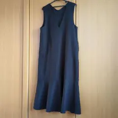 GU Vネック マーメイドワンピース ブラック