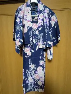 新品未使用品　紺花柄　セパレート浴衣セットのサムネイル