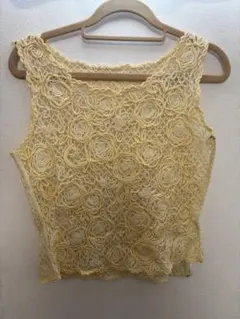 イエローレースノースリーブトップス