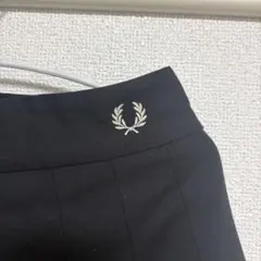 FRED PERRY フレッドペリー プリーツスカート ブラック