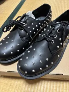 只今セール中！ドクターマーチン 1461 STUD スタッズ 3ホール