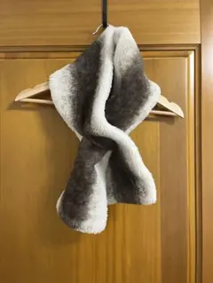 Louren 佐藤涼実　ファーマフラー