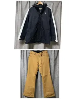 VOLCOM スノーボードウェア レディース 上下セット（ジャケット＋パンツ）