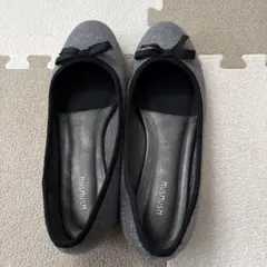 HUSHUSH グレー リボン付きフラットシューズ