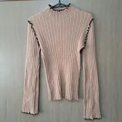 GU ベージュ リブ編み ハイネックニット