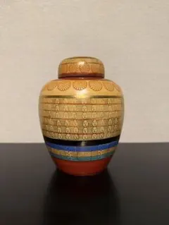 花柄の陶器 蓋付き壺 写真を確認し大丈夫な方のみ！ - メルカリ