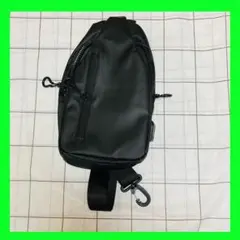 ショルダーバッグ 防水 軽量 USB拡張ポート付き